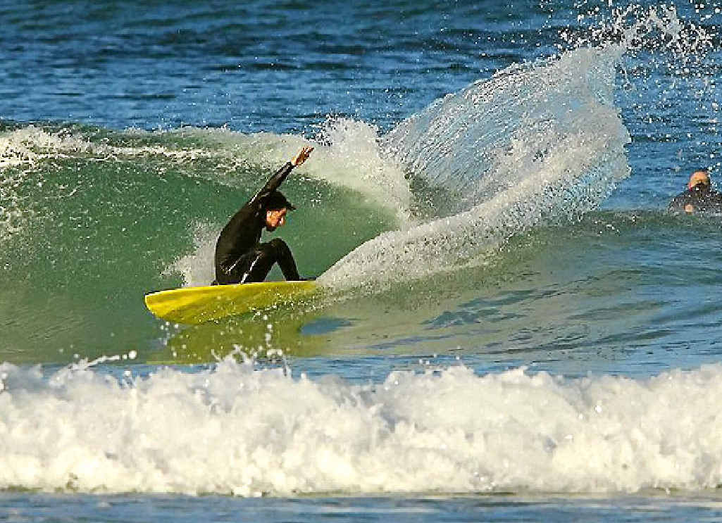 Single fin slicing it. Single fin slicing it.
